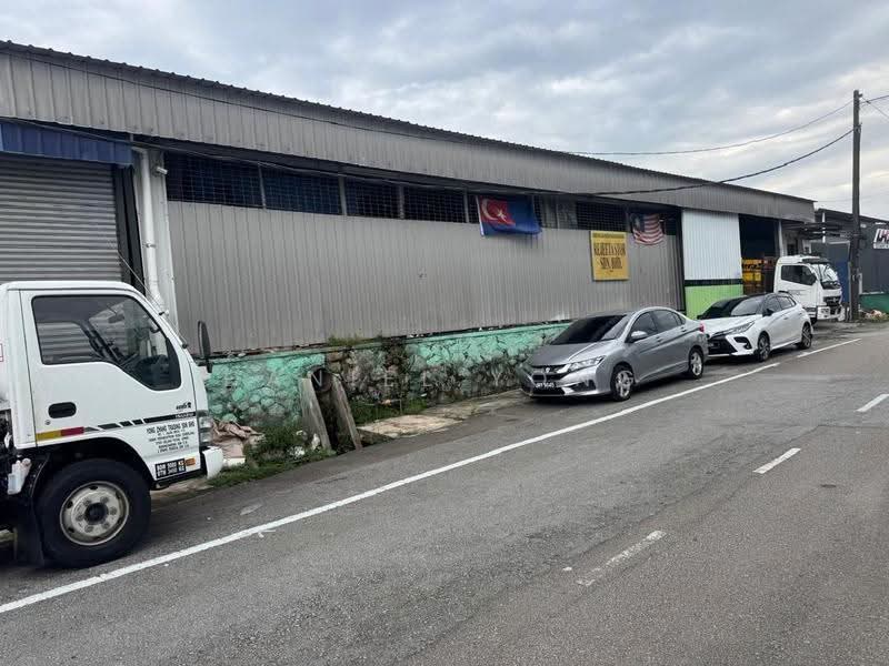 Semi-D Factory for Rent in Taman Johor Jaya (Johor Bahru) - Daniel Yong - Exterior - PropertyGuru.com.my