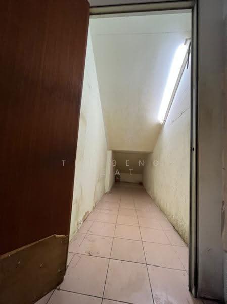 Shop for Rent in Ampang Mewah (Ampang) - Tey Beng Keat - Corridor - PropertyGuru.com.my