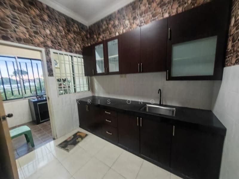 1-storey Terraced House for Rent in Taman Daya (Johor Bahru) - Kris Ong - Kitchen - PropertyGuru.com.my