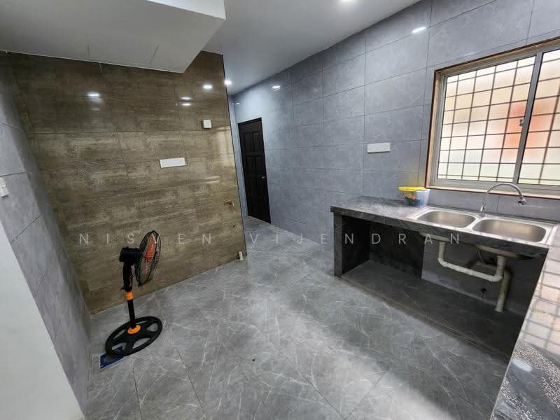 Rumah Teres 2-Tingkat untuk Disewa di Bandar Saujana Putra (Tanjong Duabelas) - Nisven Vijendran - Kitchen - PropertyGuru.com.my