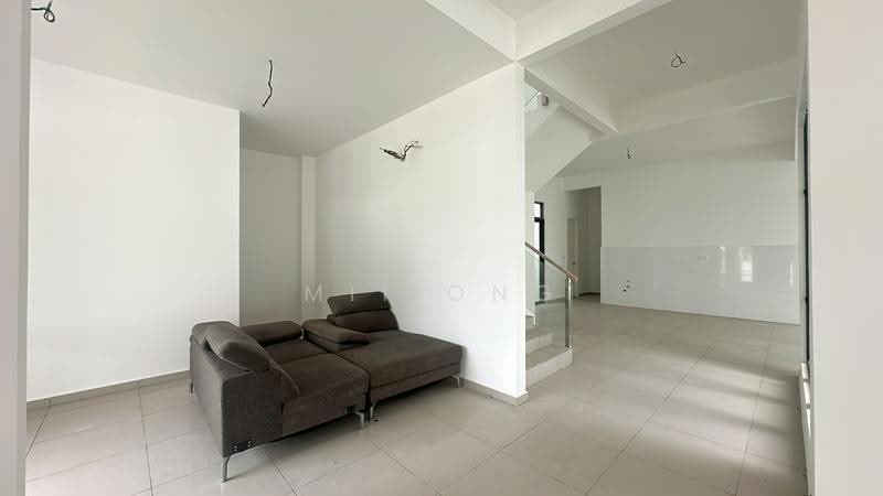 Rumah Berkembar untuk Dijual di Bemban (Melaka) - Mii Ong - Living Room - PropertyGuru.com.my