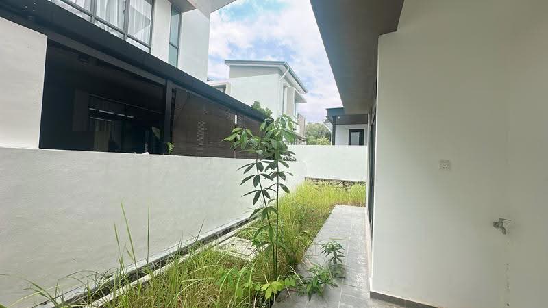 Rumah Berkembar untuk Dijual di Bemban (Melaka) - Mii Ong - Exterior - PropertyGuru.com.my