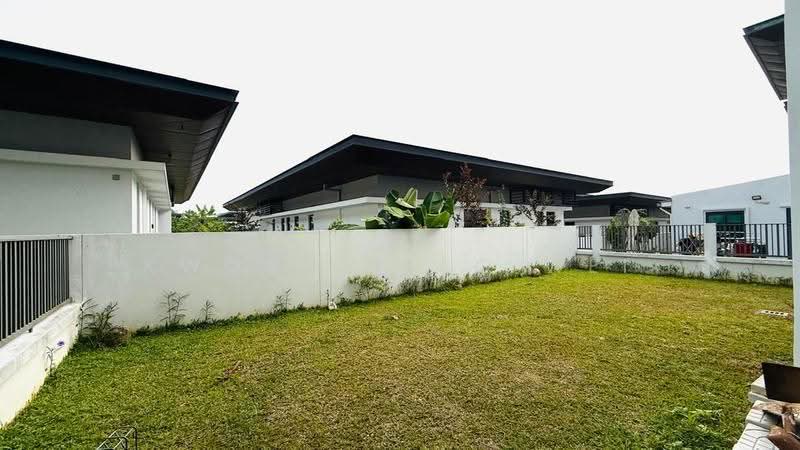 Semi-Detached House for Sale in Sungai Buloh (Selangor) - Kwong Xiao Wei - Exterior - PropertyGuru.com.my
