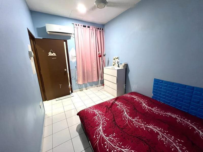 2-storey Terraced House for Sale in Taman Mutiara Rini (Skudai) - Tom Chiew - Bedroom - PropertyGuru.com.my