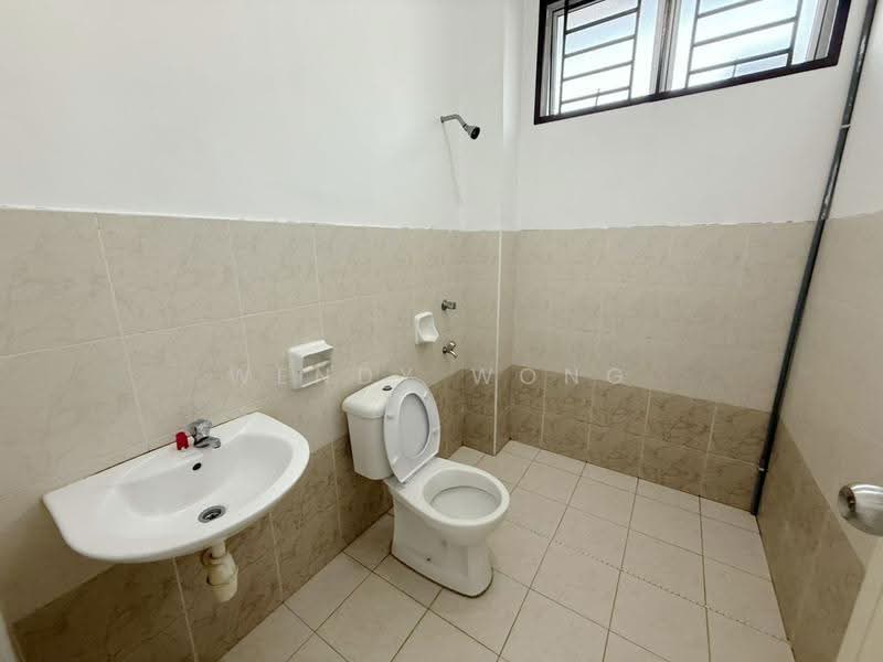 Rumah Teres 2-Tingkat untuk Disewa di Taman Setia Indah (Tebrau) - Wendy Wong - Bathroom - PropertyGuru.com.my