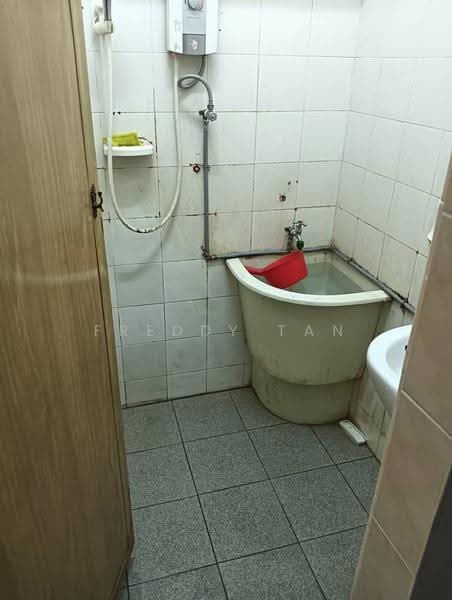 Apartment for Sale at Ruby Apartment - Freddy Tan - Bathroom - PropertyGuru.com.my