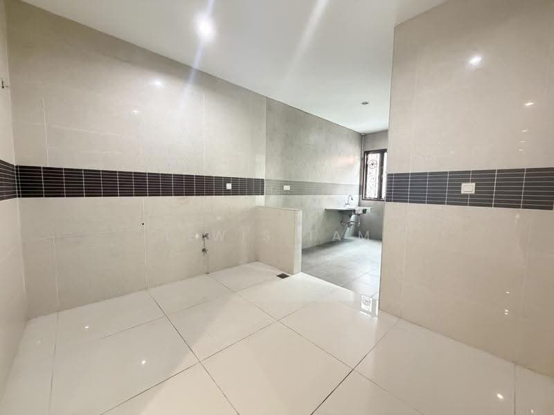 Rumah Teres 2-Tingkat untuk Dijual di Puchong (Selangor) - Lewis Tam - PropertyGuru.com.my