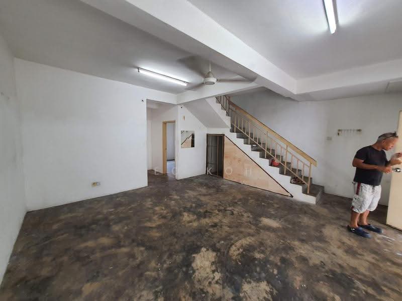 2-storey Terraced House for Rent in Bandar Putra Permai (Seri Kembangan) - Leo Koh - Interior - PropertyGuru.com.my