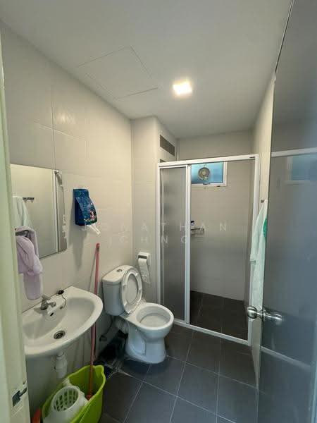 Apartment for Rent at One World 2 (1-Sky) - Jonathan Chng - Bathroom - PropertyGuru.com.my