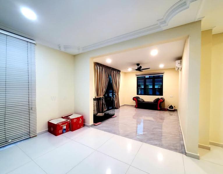 2-storey Terraced House for Sale in Lake Edge (Puchong) - Wai Ann Teng - Living Room - PropertyGuru.com.my