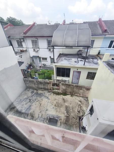 Rumah Teres untuk Dijual di Bandar Putra Permai (Seri Kembangan) - Janice CC Tan - Exterior - PropertyGuru.com.my