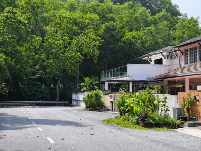 Rumah Teres untuk Dijual di Bandar Putra Permai (Seri Kembangan) - Janice CC Tan - Exterior - PropertyGuru.com.my