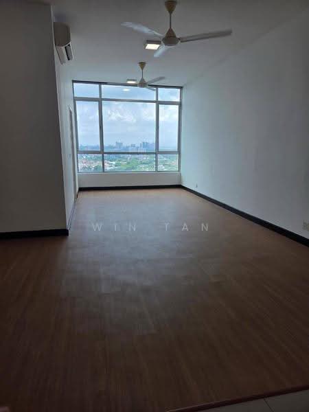 Kediaman Servis untuk Dijual di Greenfield Regency - Win Tan - Living Room - PropertyGuru.com.my