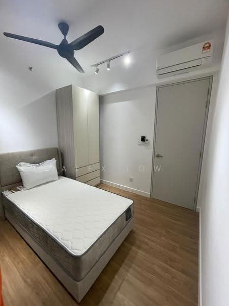 Kediaman Servis untuk Dijual di The Pulse Residence - Alex Low - Bedroom - PropertyGuru.com.my