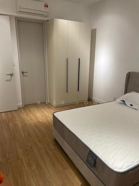 Kediaman Servis untuk Dijual di The Pulse Residence - Alex Low - Bedroom - PropertyGuru.com.my
