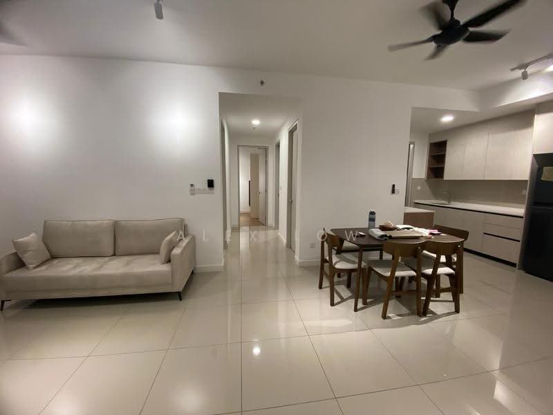 Kediaman Servis untuk Dijual di The Pulse Residence - Alex Low - Living Room - PropertyGuru.com.my