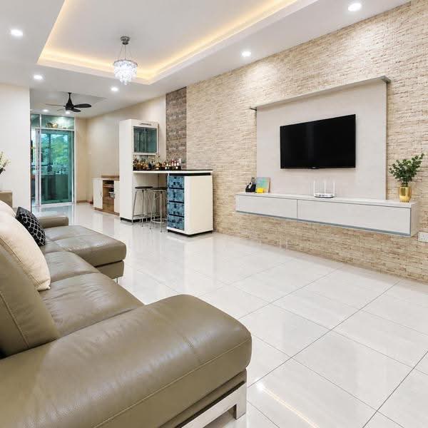 2-storey Terraced House for Sale in Seri Kembangan (Selangor) - Leo Koh - Living Room - PropertyGuru.com.my