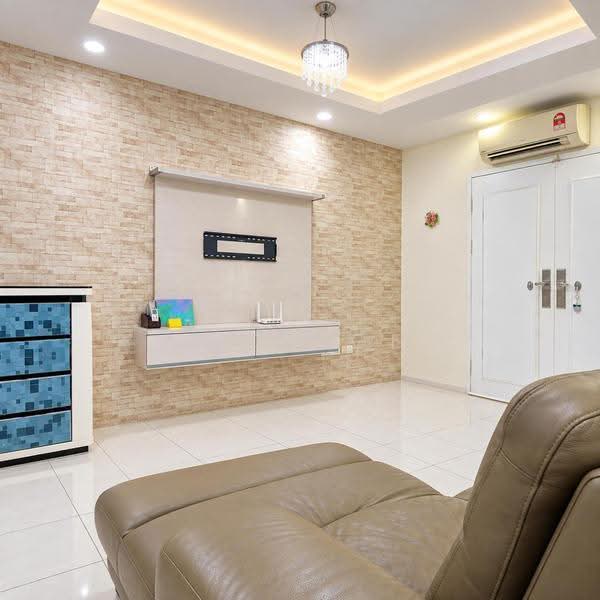 2-storey Terraced House for Sale in Seri Kembangan (Selangor) - Leo Koh - Living Room - PropertyGuru.com.my
