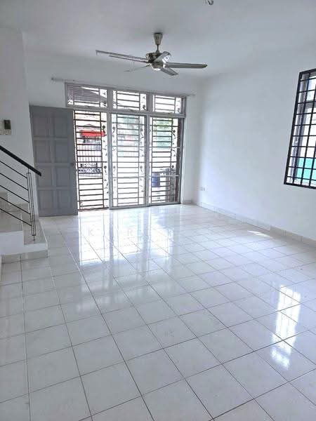 Rumah Teres 2-Tingkat untuk Dijual di Taman Sierra Perdana (Masai) - Karl Lim - Living Room - PropertyGuru.com.my