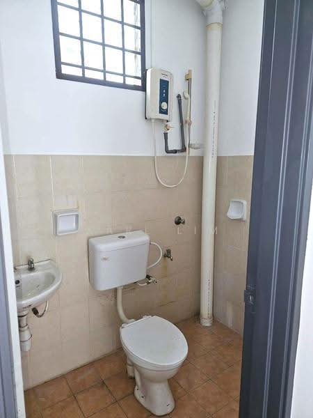 Rumah Teres 2-Tingkat untuk Dijual di Taman Sierra Perdana (Masai) - Karl Lim - Bathroom - PropertyGuru.com.my