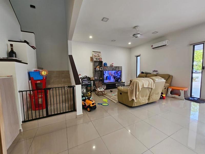 Rumah Teres 2-Tingkat untuk Dijual di Jade Hills (Kajang) - Bryan Ng - Living Room - PropertyGuru.com.my