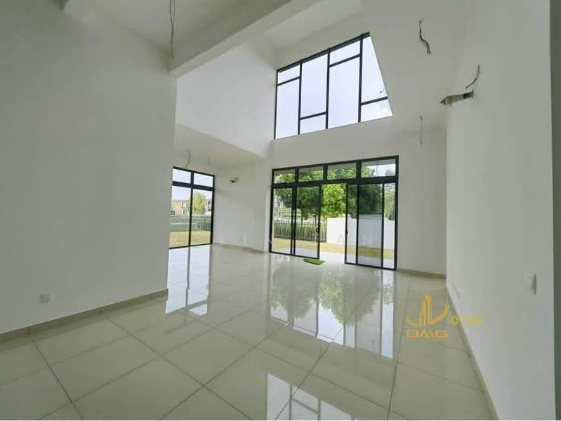 Rumah Berkembar untuk Dijual di Setia Alam (Selangor) - Rylin Tan - Living Room - PropertyGuru.com.my