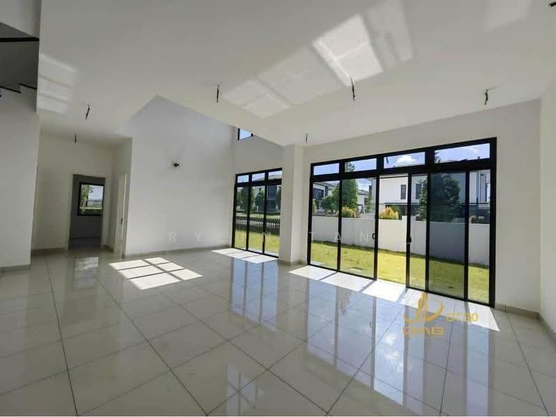 Rumah Berkembar untuk Dijual di Setia Alam (Selangor) - Rylin Tan - Living Room - PropertyGuru.com.my