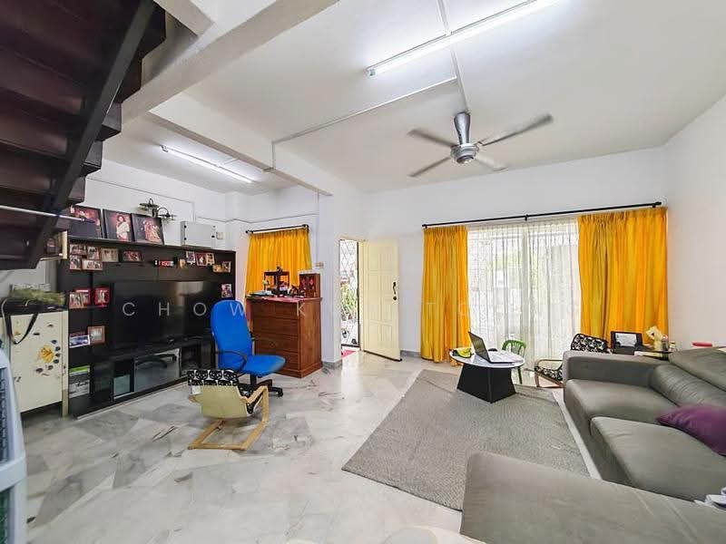 2-storey Terraced House for Sale in BANDAR PUCHONG JAYA (Puchong) - Chow Kok Toong - Living Room - PropertyGuru.com.my