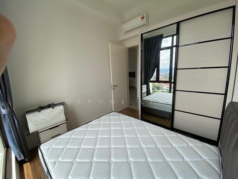 Kediaman Servis untuk Dijual di The Park Sky Residence - Daphne Lim - Bedroom - PropertyGuru.com.my