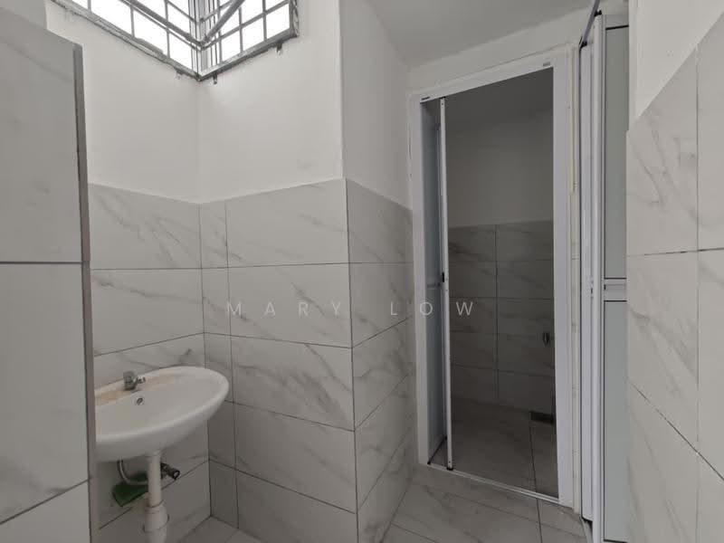Shop for Rent in Taman Kota Laksamana Jaya (Melaka City) - Mary Low - Bathroom - PropertyGuru.com.my