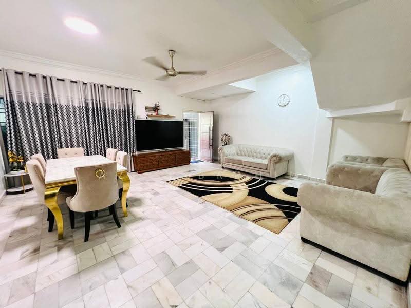 Rumah Teres 2-Tingkat untuk Dijual di Kajang Perdana (Kajang) - Azli Ibrahim - Living Room - PropertyGuru.com.my