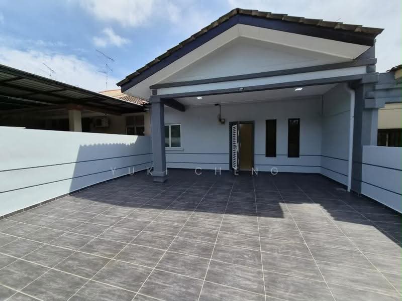 Rumah Teres 1-Tingkat untuk Dijual di Bandar Putra Kulai (Kulai) - Yuki Cheng - Exterior - PropertyGuru.com.my