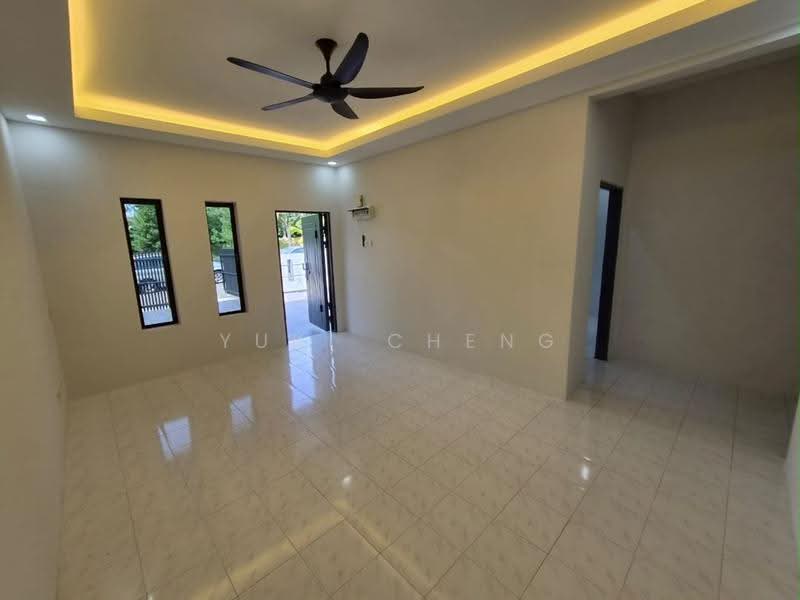 Rumah Teres 1-Tingkat untuk Dijual di Bandar Putra Kulai (Kulai) - Yuki Cheng - Living Room - PropertyGuru.com.my