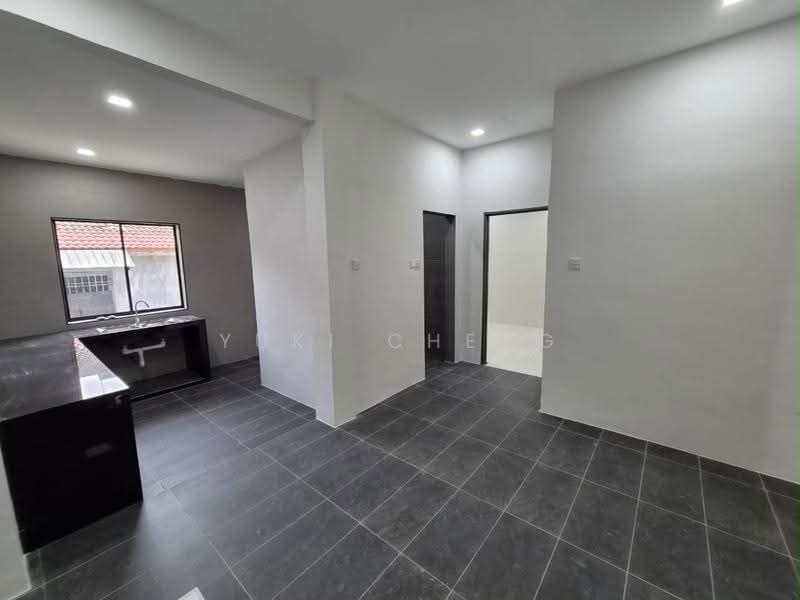Rumah Teres 1-Tingkat untuk Dijual di Bandar Putra Kulai (Kulai) - Yuki Cheng - Kitchen - PropertyGuru.com.my