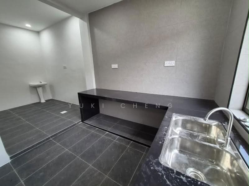 Rumah Teres 1-Tingkat untuk Dijual di Bandar Putra Kulai (Kulai) - Yuki Cheng - Kitchen - PropertyGuru.com.my