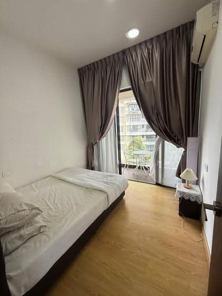 Kondominium untuk Disewa di Royal Strand @ Country Garden Danga Bay - Anson Hiong - Bedroom - PropertyGuru.com.my