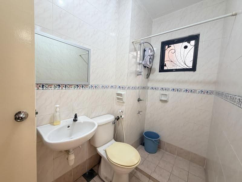 2-storey Terraced House for Sale in Puchong (Selangor) - Lewis Tam - Bathroom - PropertyGuru.com.my