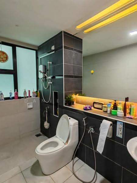 Service Residence for Sale at The Sky Executive Suites - Daniel Yong - Bathroom - PropertyGuru.com.my