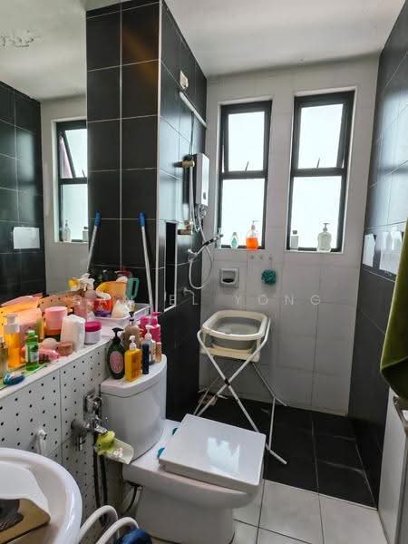 Service Residence for Sale at The Sky Executive Suites - Daniel Yong - Bathroom - PropertyGuru.com.my