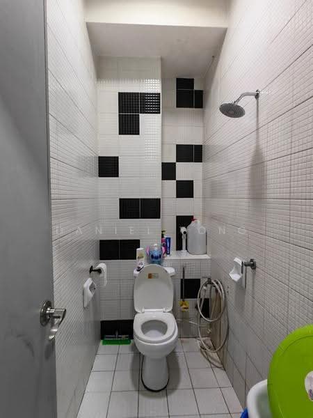 Service Residence for Sale at The Sky Executive Suites - Daniel Yong - Bathroom - PropertyGuru.com.my