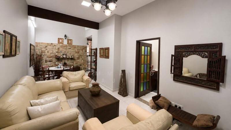 1-storey Terraced House for Sale in Kampung Batu 9 Kebun Baru (Telok Panglima Garang) - Mohammad Din Majid - Living Room - PropertyGuru.com.my