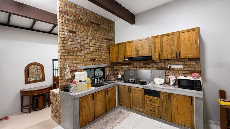 1-storey Terraced House for Sale in Kampung Batu 9 Kebun Baru (Telok Panglima Garang) - Mohammad Din Majid - Kitchen - PropertyGuru.com.my