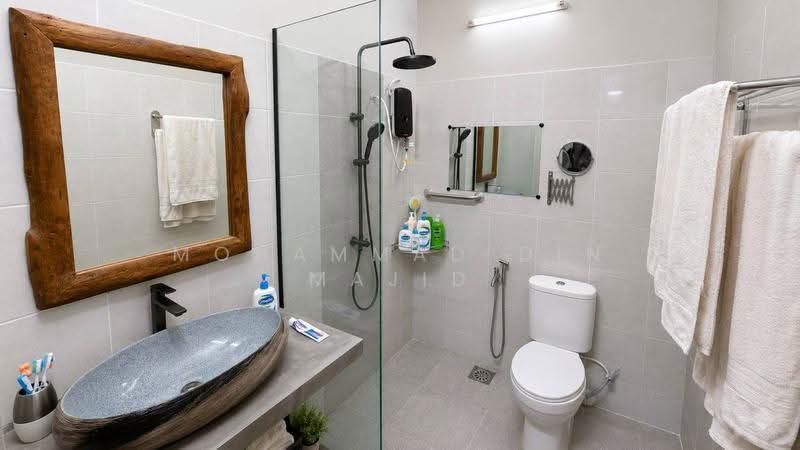 1-storey Terraced House for Sale in Kampung Batu 9 Kebun Baru (Telok Panglima Garang) - Mohammad Din Majid - Bathroom - PropertyGuru.com.my