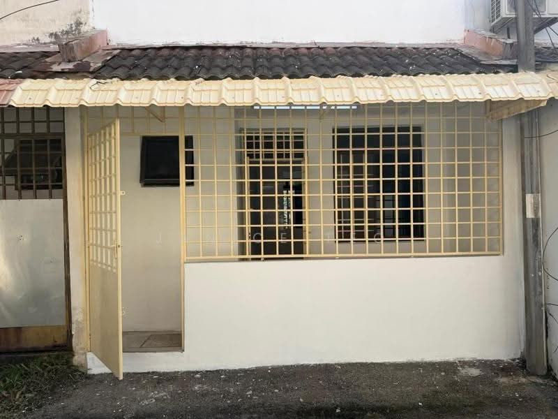 2-storey Terraced House for Sale in Taman Tan Sri Yaacob (Johor Bahru) - Janice Teo - Exterior - PropertyGuru.com.my