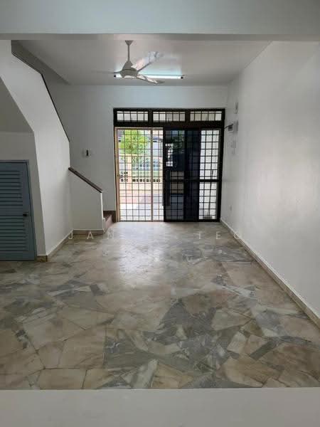 2-storey Terraced House for Sale in Taman Tan Sri Yaacob (Johor Bahru) - Janice Teo - Living Room - PropertyGuru.com.my