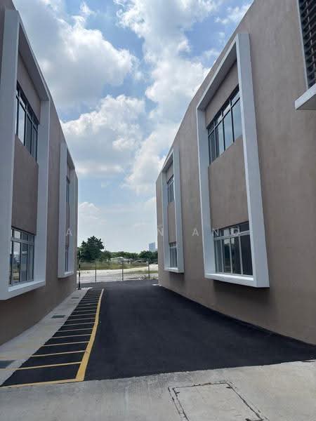 Shop / Office for Sale in Bandar Puteri Puchong (Puchong) - Alison Ang - Exterior - PropertyGuru.com.my