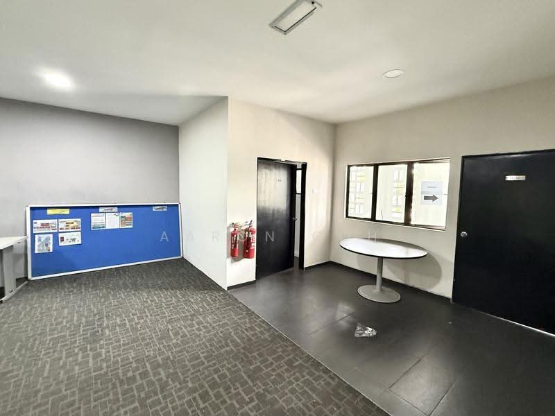 Shop for Rent in Universiti Putra Malaysia (Seri Kembangan) - Aaron Goh - Corridor - PropertyGuru.com.my