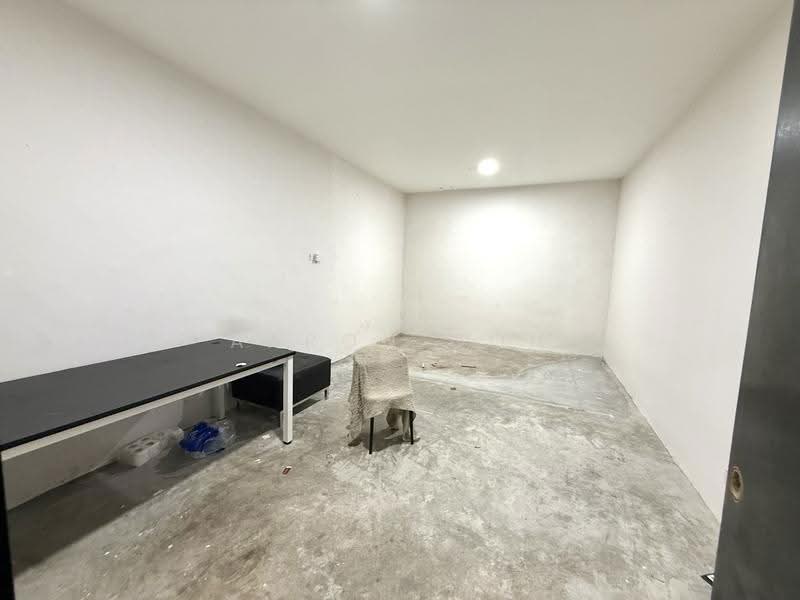 Shop for Rent in Universiti Putra Malaysia (Seri Kembangan) - Aaron Goh - Interior - PropertyGuru.com.my