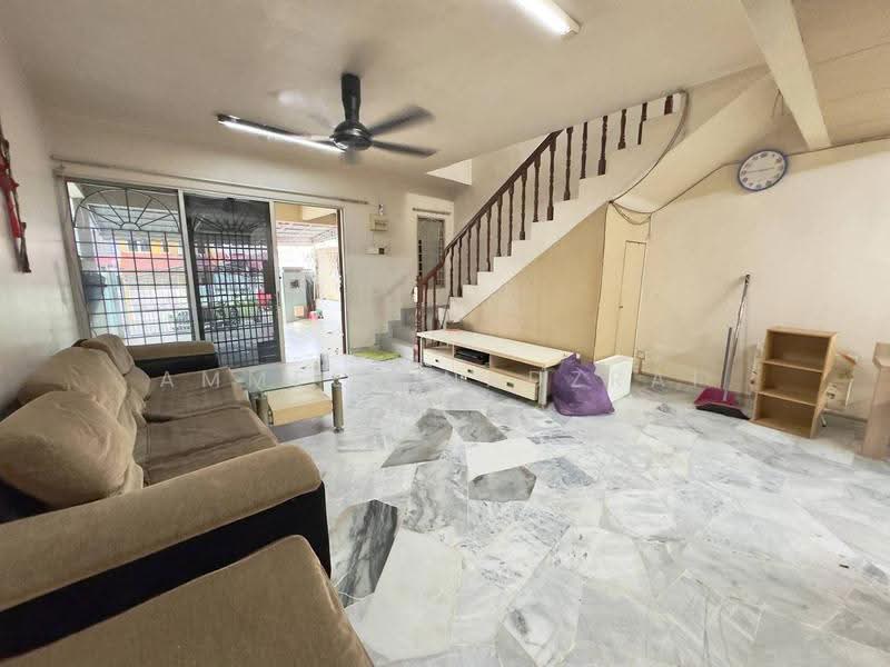2-storey Terraced House for Sale in Taman Cheras Mas (Cheras) - Ammeer Nadzrai - Living Room - PropertyGuru.com.my