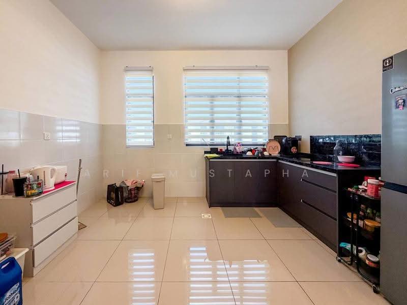 Rumah Bandar untuk Dijual di Eco Grandeur (Puncak Alam) - Arif Mustapha - Kitchen - PropertyGuru.com.my